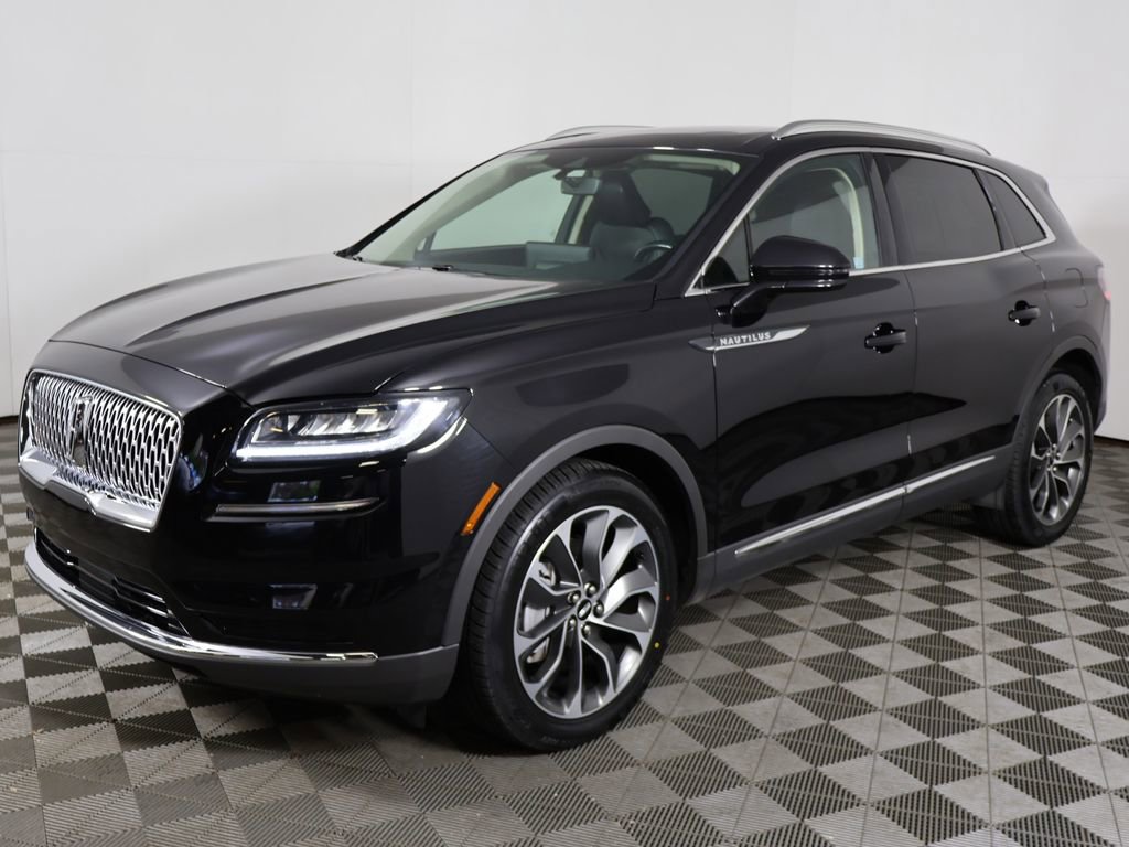 Used 2023 Lincoln Nautilus Reserve AWD/4WD image 9
