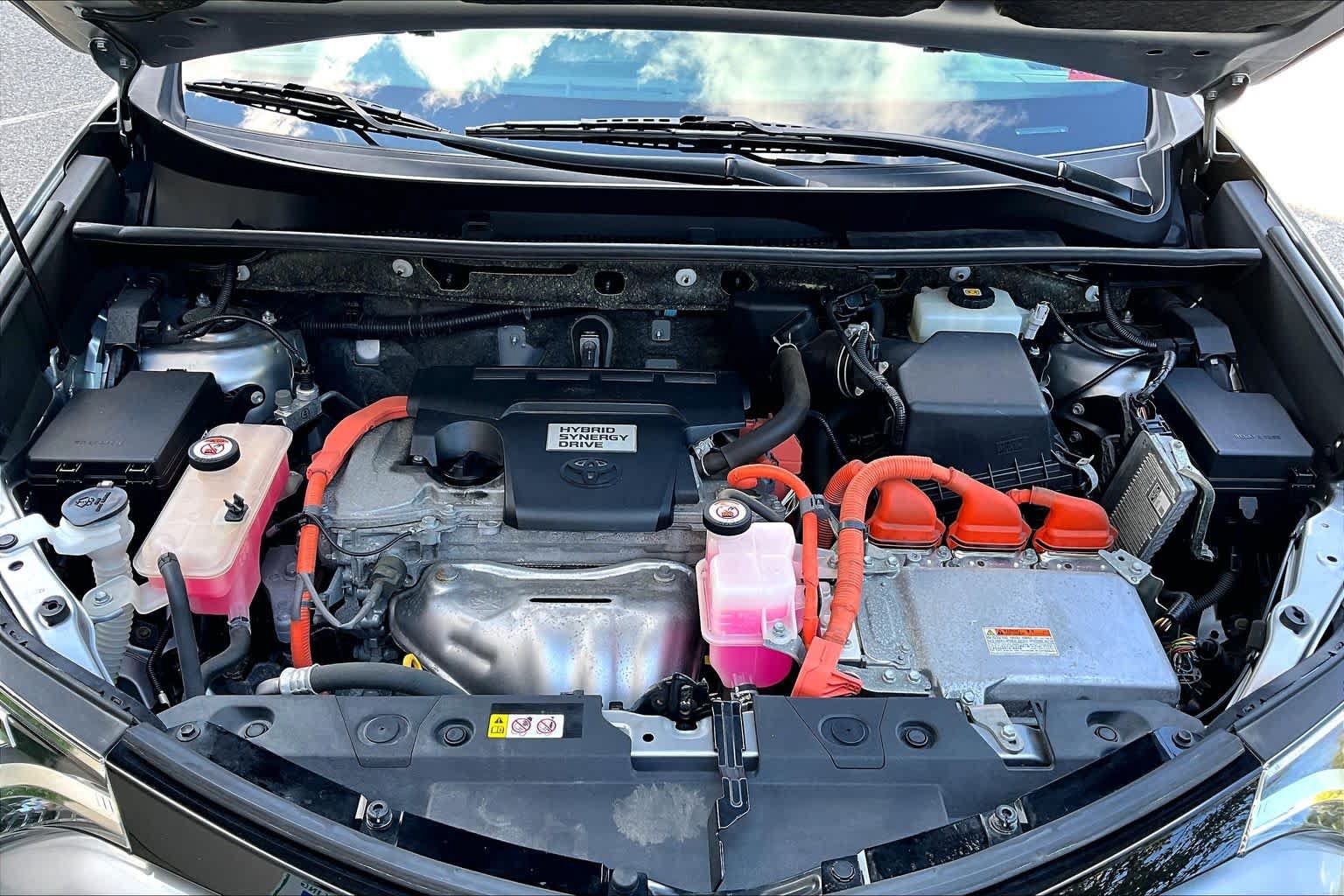 Used 2018 Toyota RAV4 SE AWD/4WD image 30