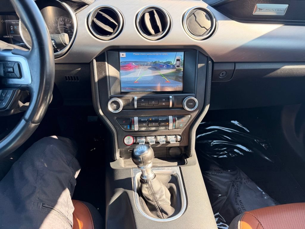 Used 2019 Ford Mustang Premium RWD image 3