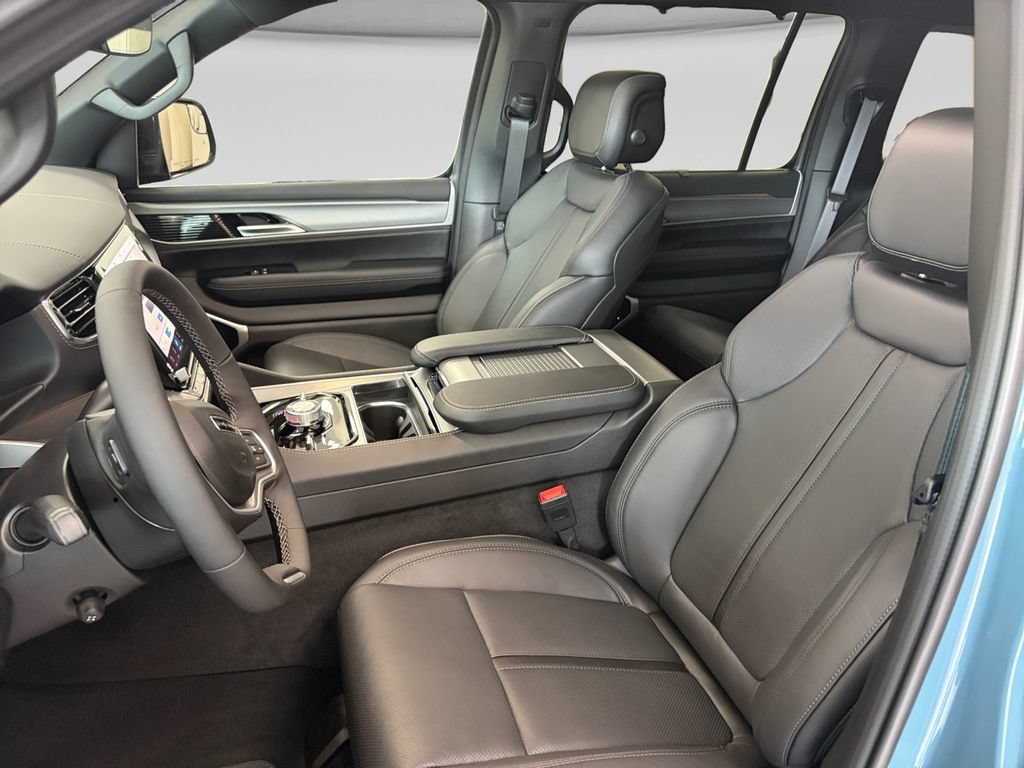 New 2026 Jeep Grand Wagoneer L Limited AWD/4WD image 18