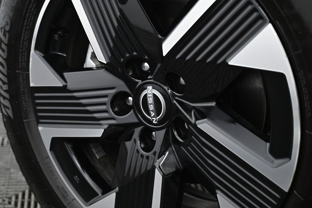 Used 2025 Nissan Kicks SV w/ SV Premium Package image 30