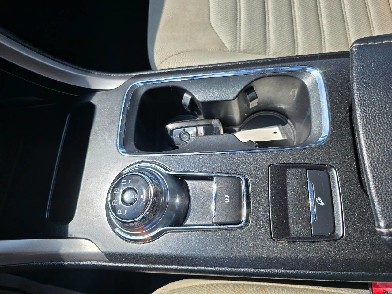 Used 2017 Ford Fusion S image 16