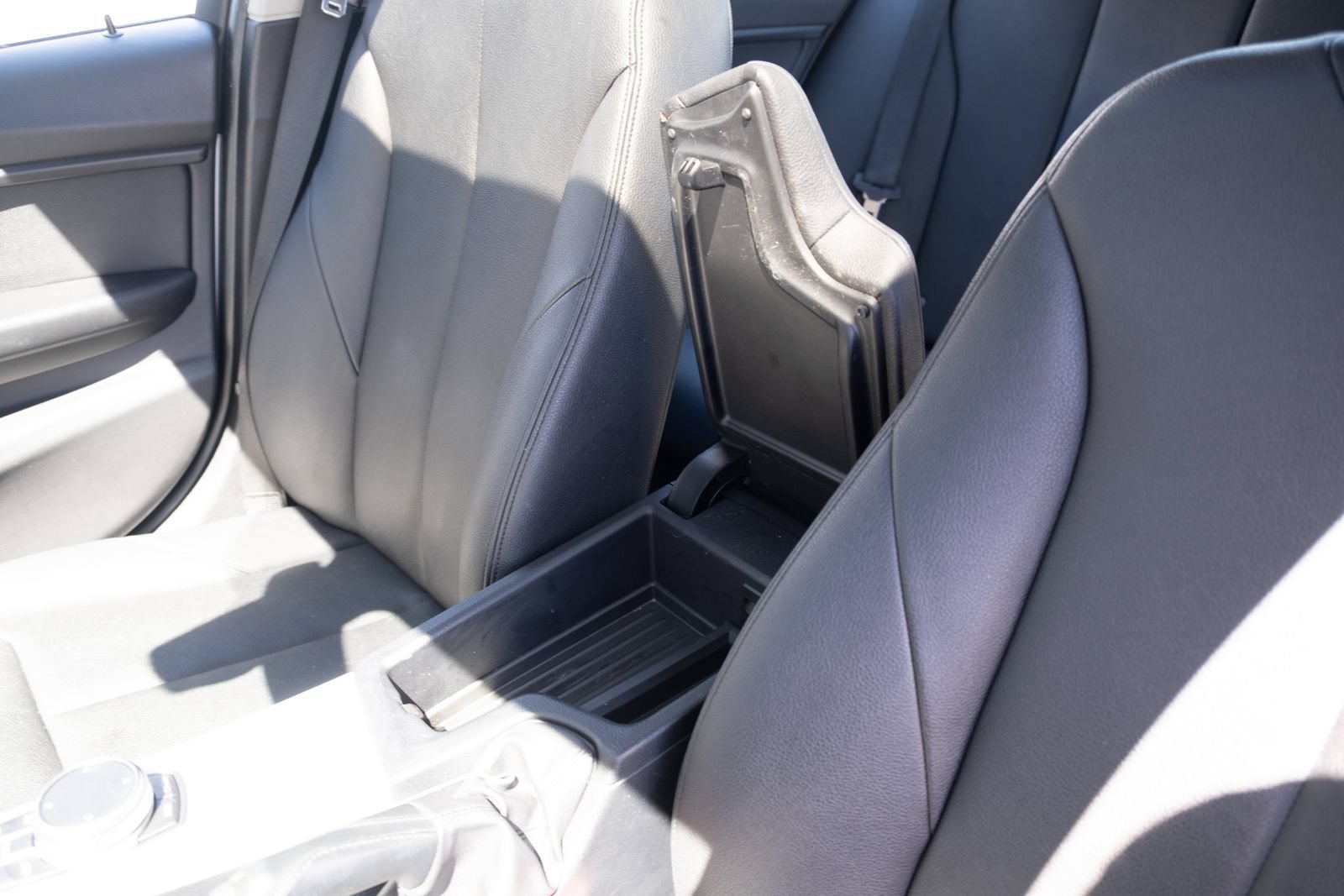 Used 2018 BMW 320i xDrive Sedan w/ Convenience Package AWD/4WD image 9