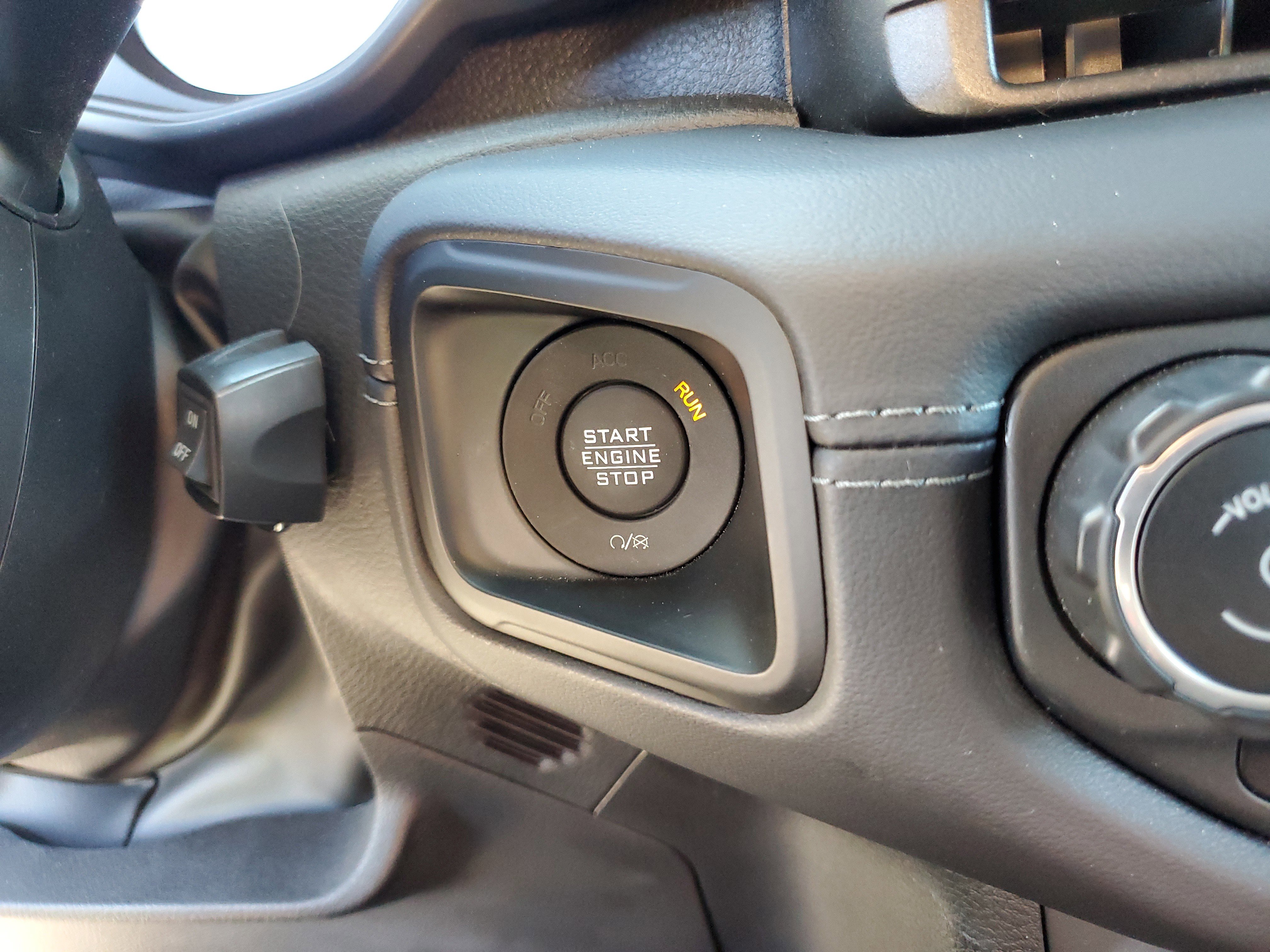 Used 2025 Jeep Wrangler Rubicon image 22