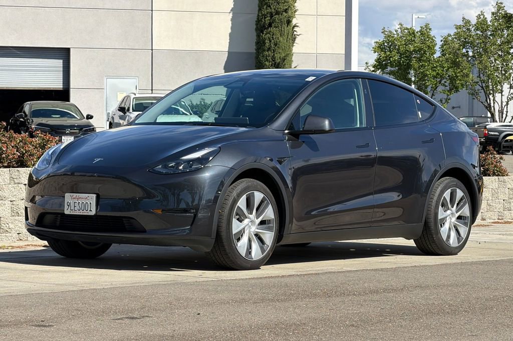 Used 2024 Tesla Model Y Long Range image 8