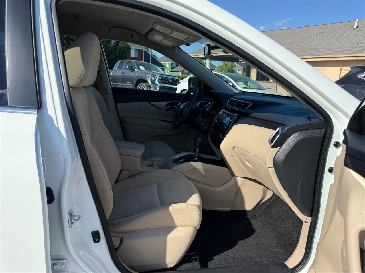 Used 2016 Nissan Rogue S w/ Appearance Package AWD/4WD image 14