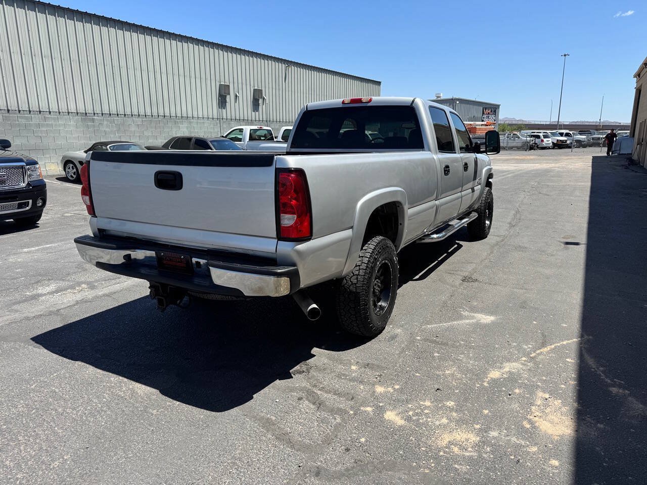 Used 2006 Chevrolet Silverado 3500 LT w/ Heavy-Duty Power Package AWD/4WD image 9