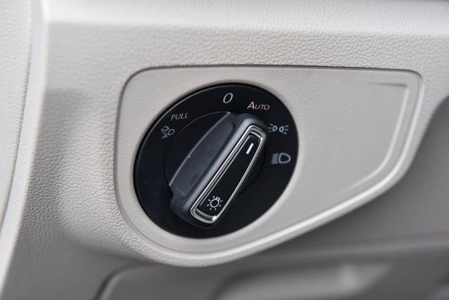 Certified 2022 Volkswagen Atlas SE w/ Panoramic Sunroof Package image 11