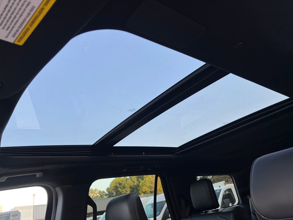 New 2025 Ford Expedition Platinum w/ Stealth Performance Package image 28