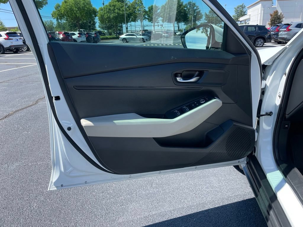 Certified 2025 Honda Accord LX image 23