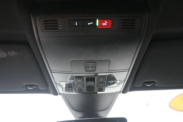 Used 2023 Volkswagen Tiguan SE R-Line AWD/4WD image 26