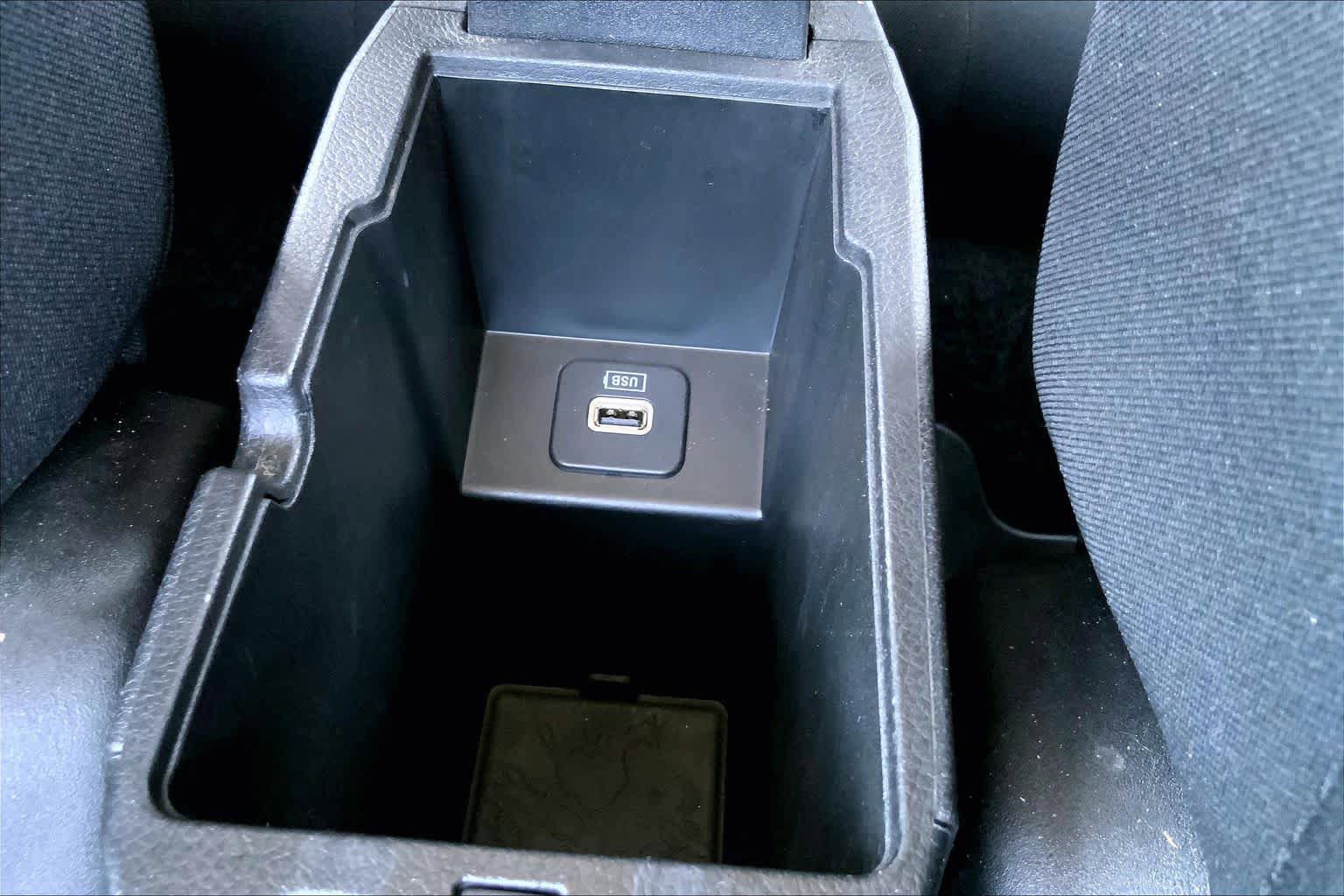 Used 2016 Jeep Renegade Latitude FWD image 33