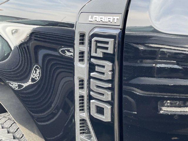 New 2026 Ford F350 Lariat w/ Black Appearance Package image 7