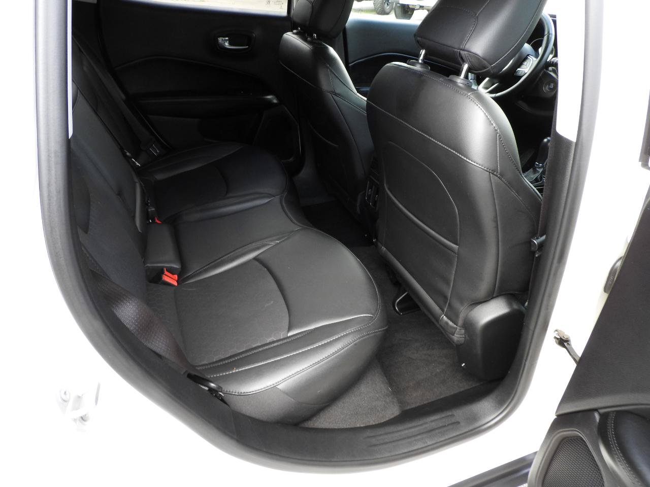 Used 2019 Jeep Compass Latitude AWD/4WD image 9