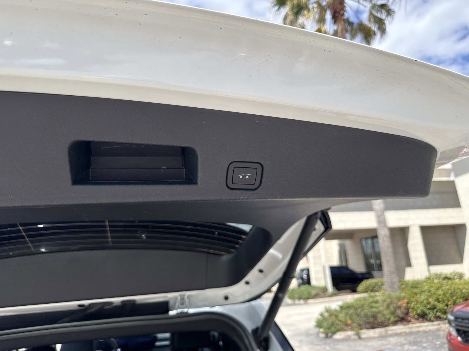 Used 2025 Buick Enclave Sport Touring image 12