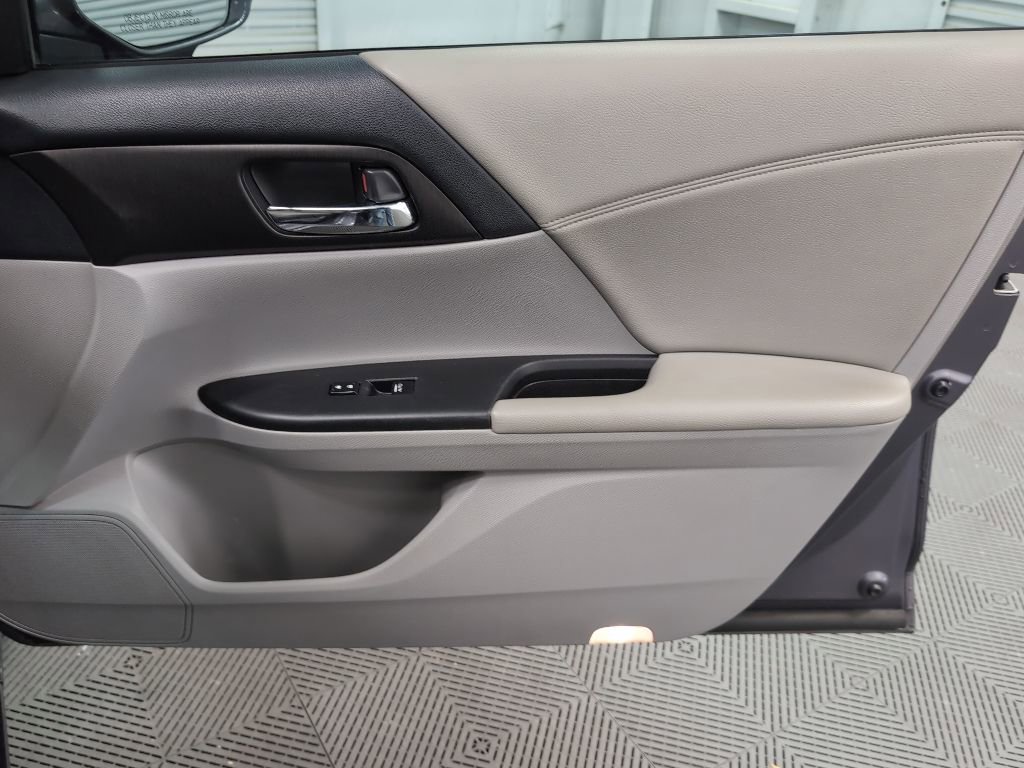 Used 2015 Honda Accord EX-L image 30