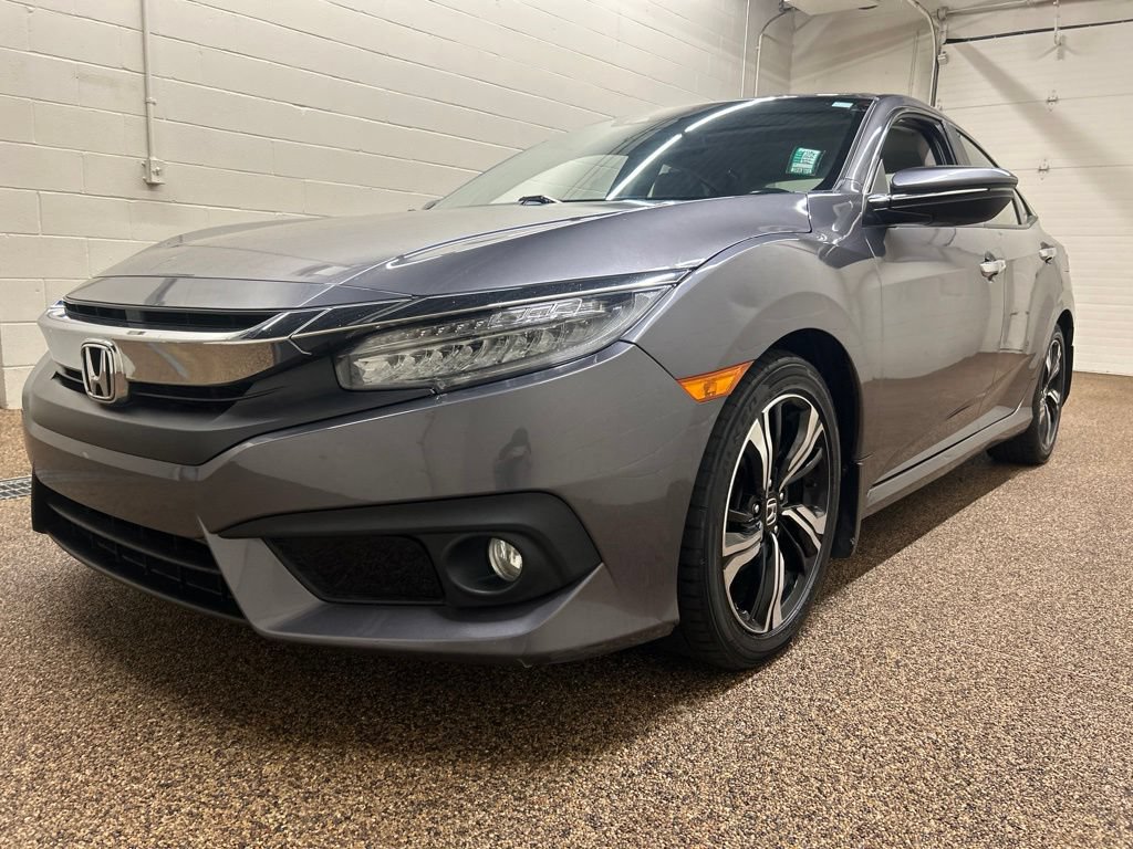 Used 2018 Honda Civic Touring image 5