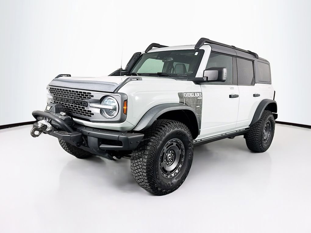Used 2023 Ford Bronco Everglades image 3