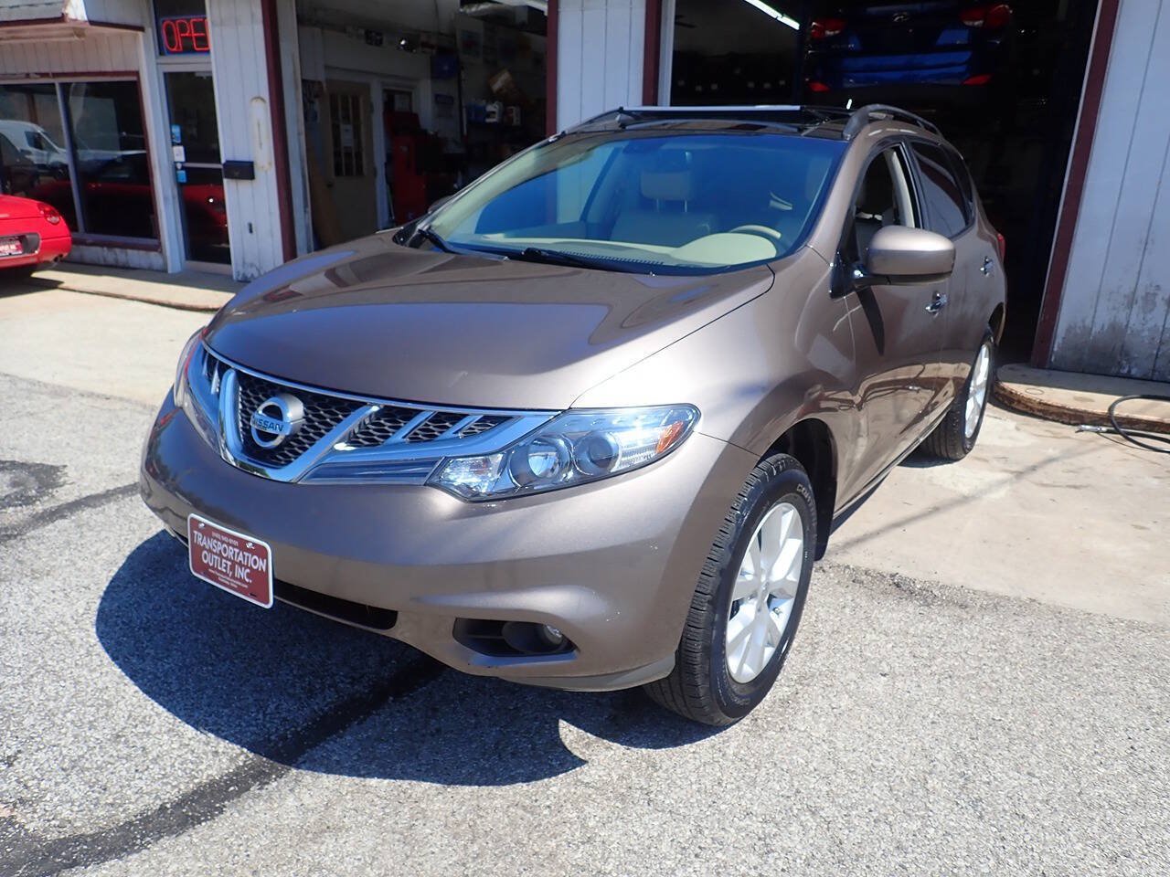 Used 2014 Nissan Murano SL w/ Navigation Package AWD/4WD image 2