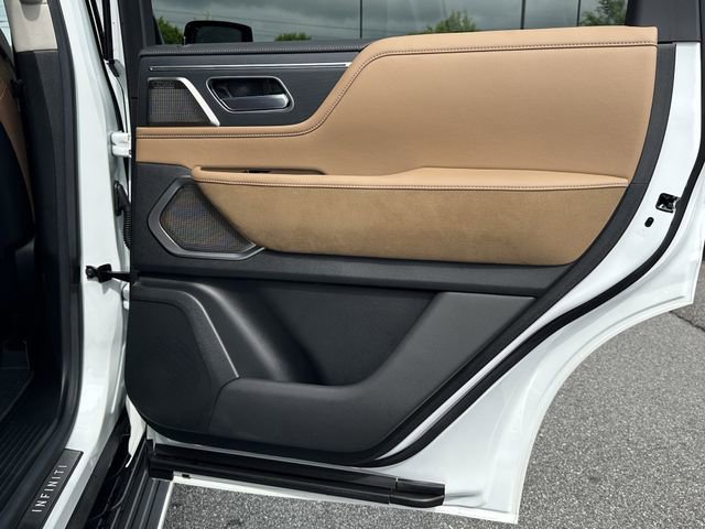 Used 2025 INFINITI QX80 Sensory AWD/4WD image 17