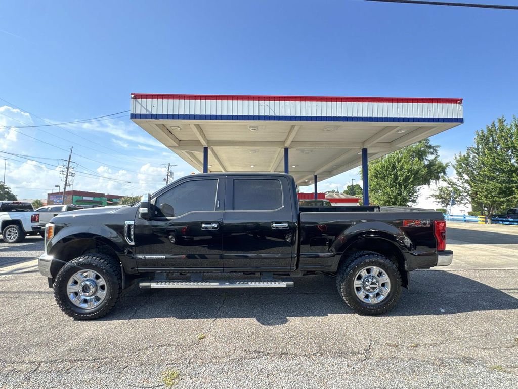 Used 2017 Ford F350 Lariat w/ Lariat Ultimate Package AWD/4WD image 4