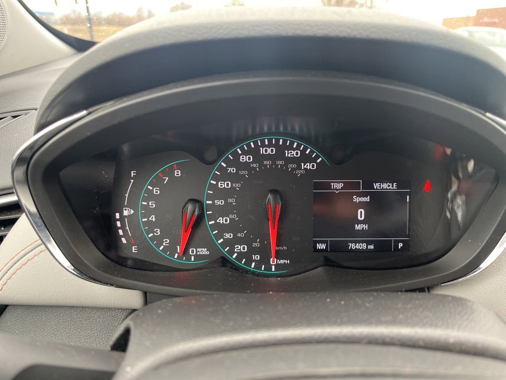 Used 2022 Chevrolet Trax LT w/ LT Convenience Package image 7