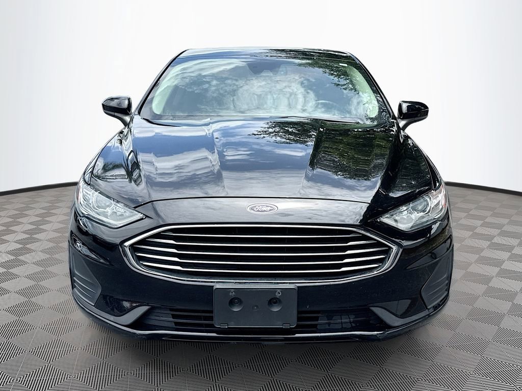 Used 2020 Ford Fusion SE FWD image 2