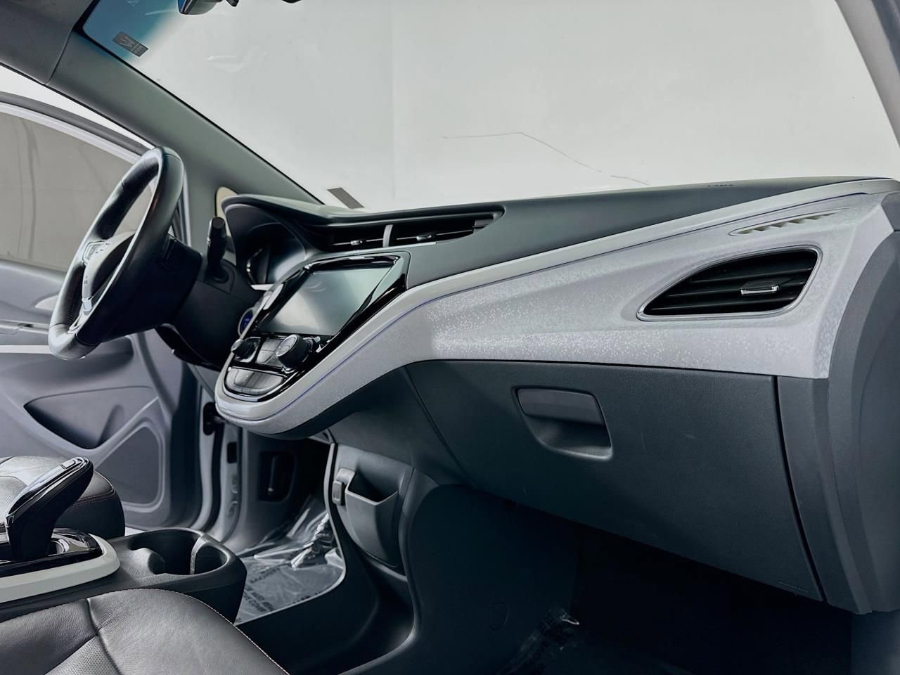 Used 2017 Chevrolet Bolt Premier image 33