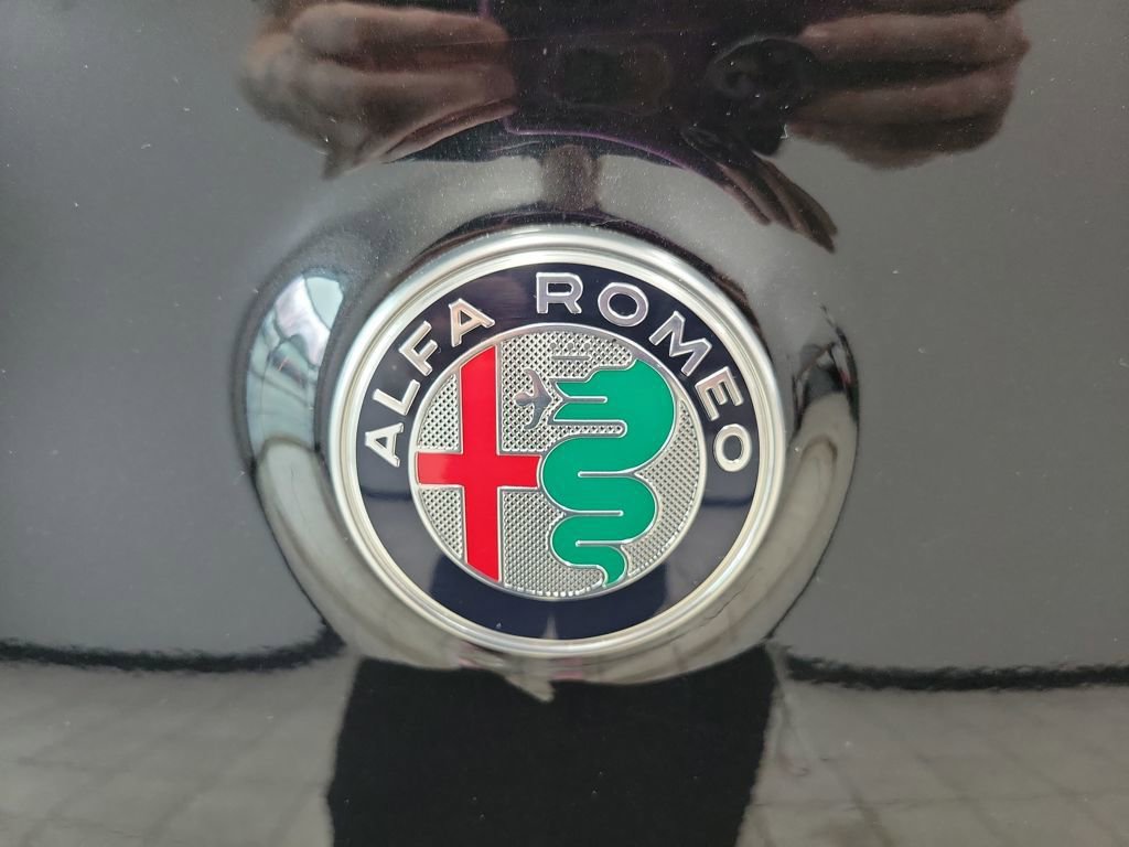 Used 2024 Alfa Romeo Stelvio Ti image 15