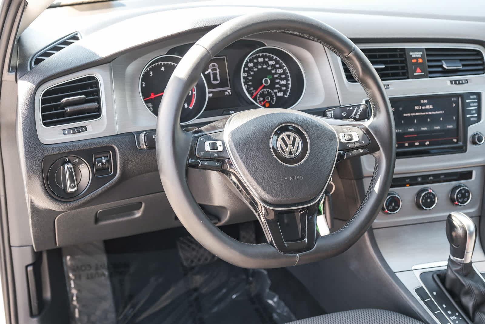 Used 2016 Volkswagen Golf S FWD image 19