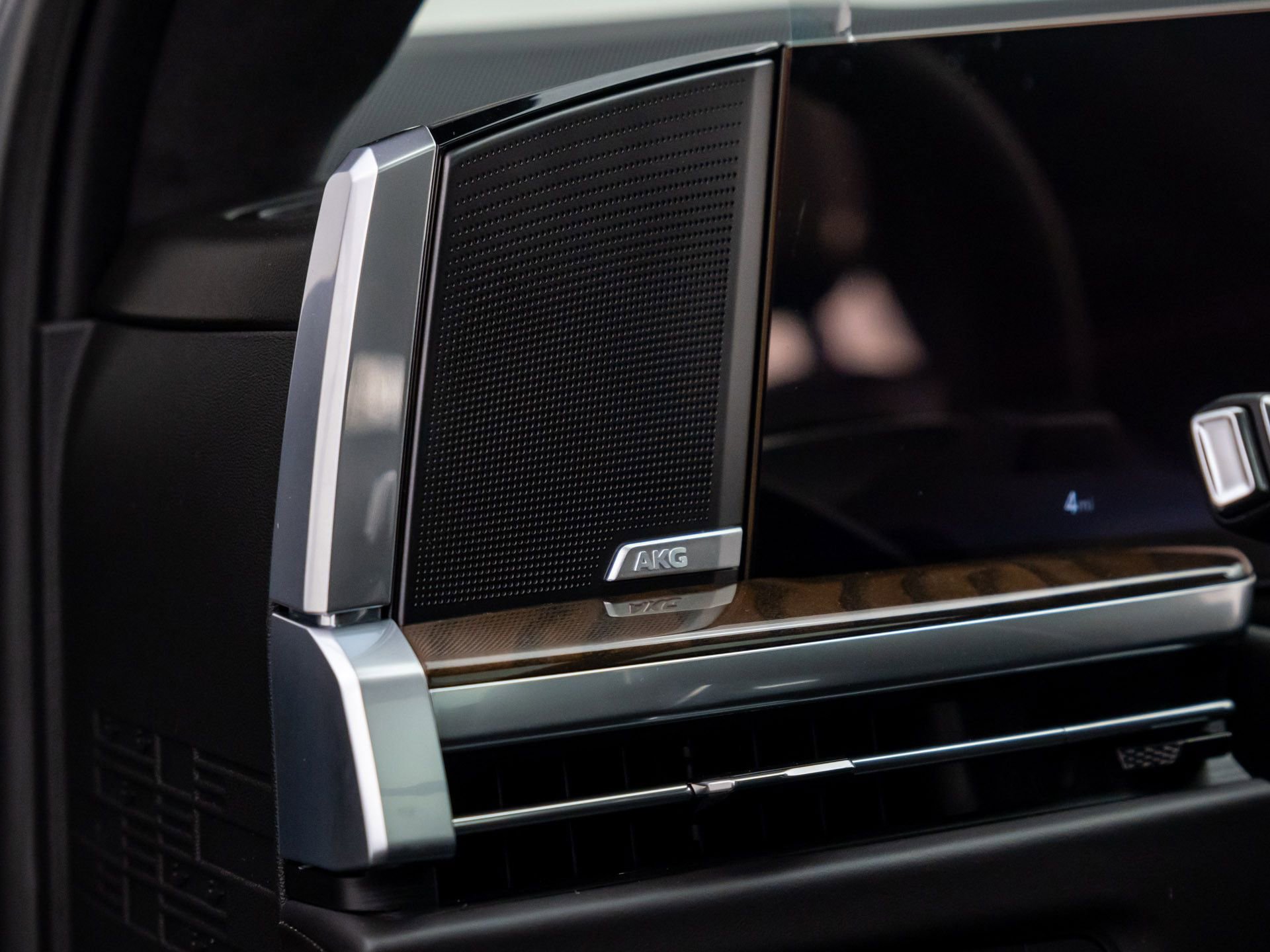 New 2026 Cadillac Escalade Platinum Sport w/ LPO, ONYX Package image 14