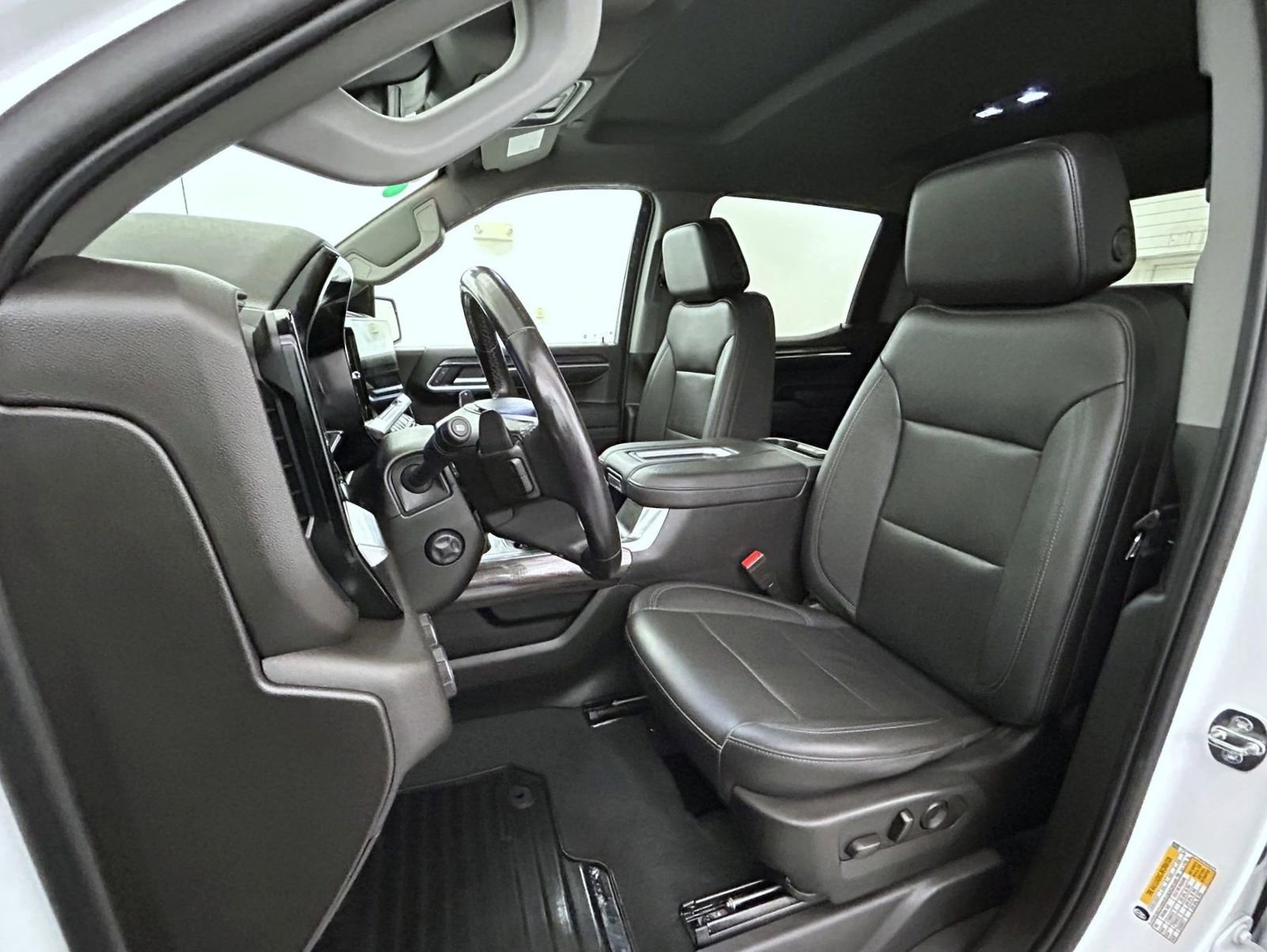 Used 2022 Chevrolet Silverado 1500 LTZ w/ Max Trailering Package image 10