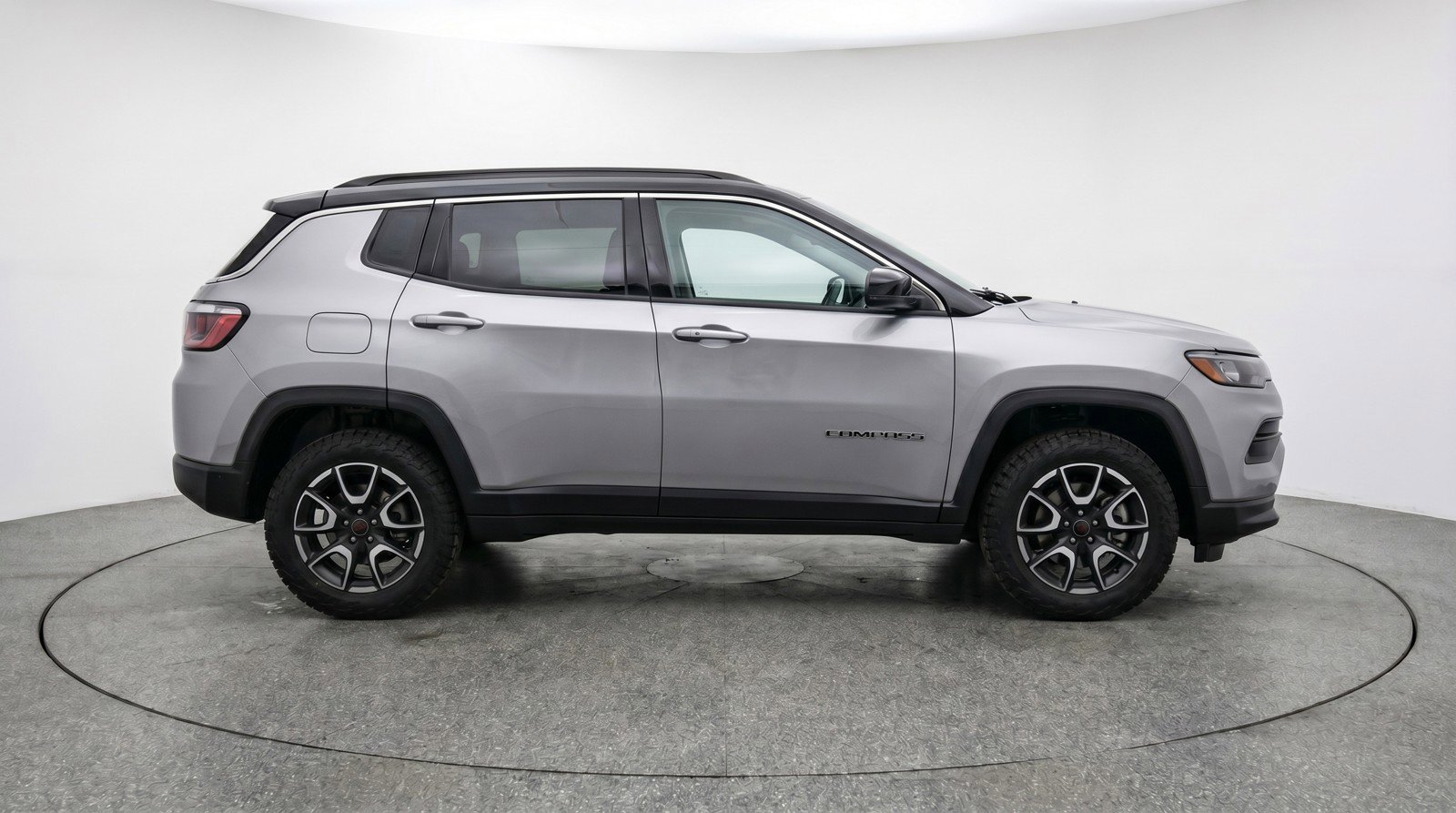 Used 2025 Jeep Compass Trailhawk AWD/4WD image 11