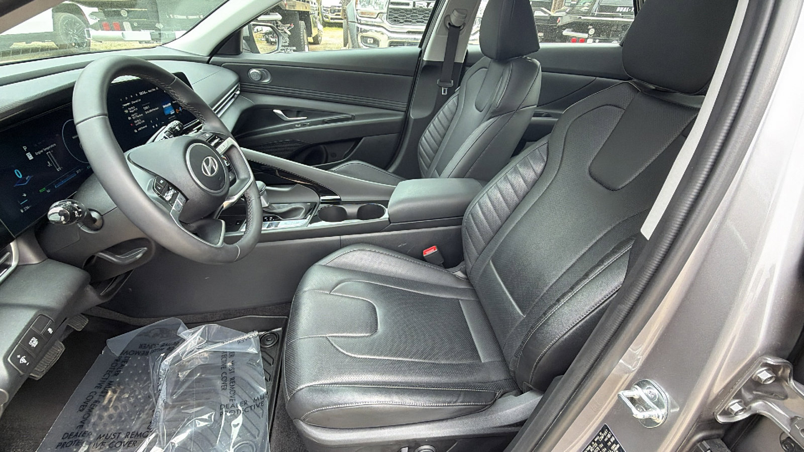 Used 2024 Hyundai Elantra Limited image 16