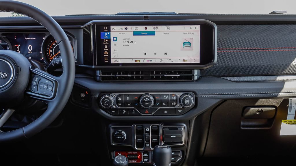 New 2026 Jeep Wrangler Unlimited Rubicon w/ Whitecap Package image 15