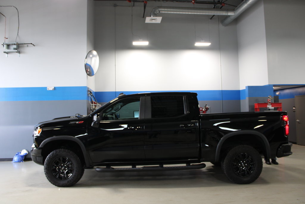 Used 2023 Chevrolet Silverado 1500 ZR2 AWD/4WD image 9