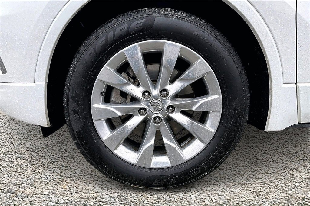 Used 2017 Buick Envision Essence image 8