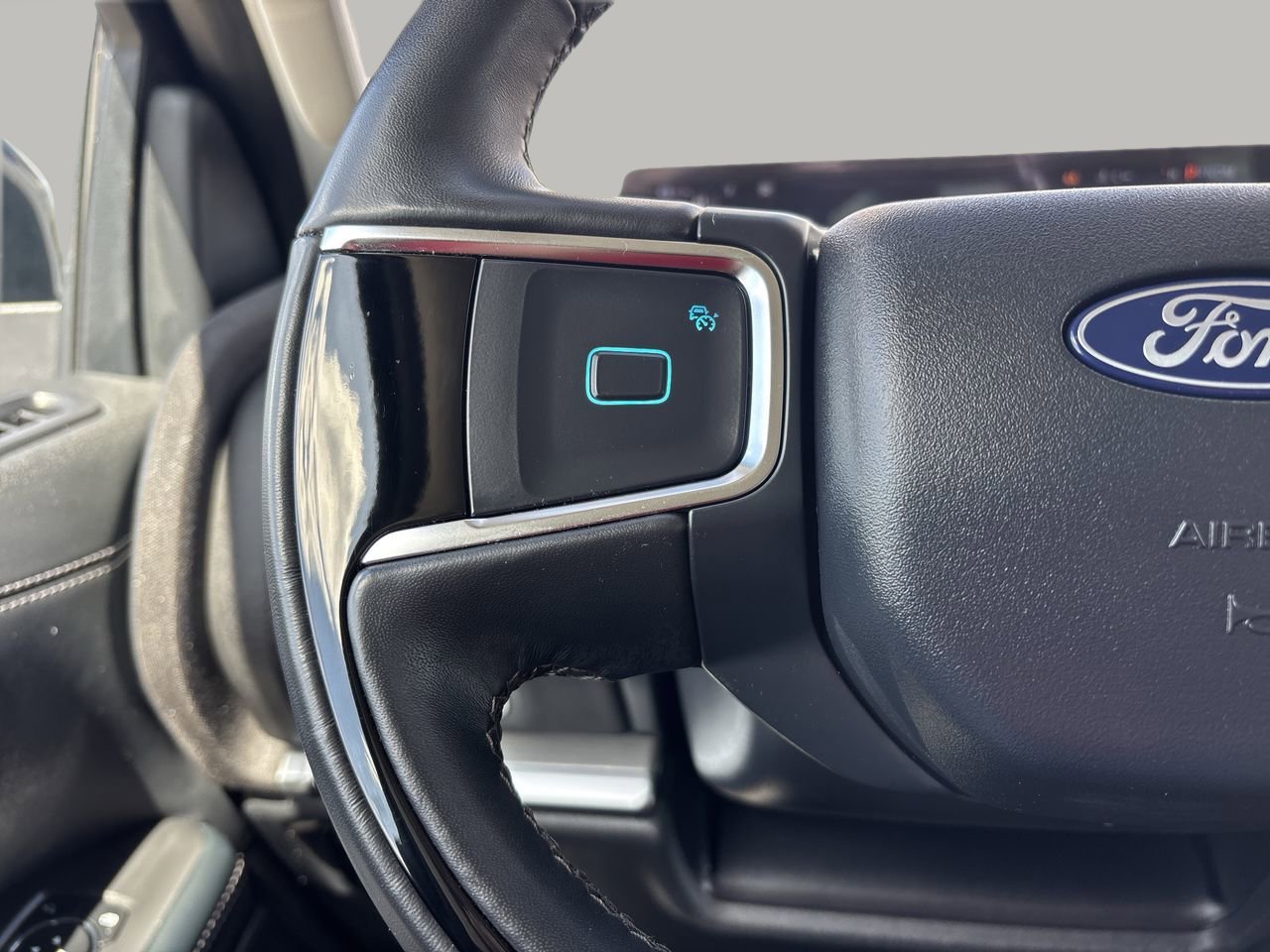 Certified 2025 Ford Expedition Platinum AWD/4WD image 29