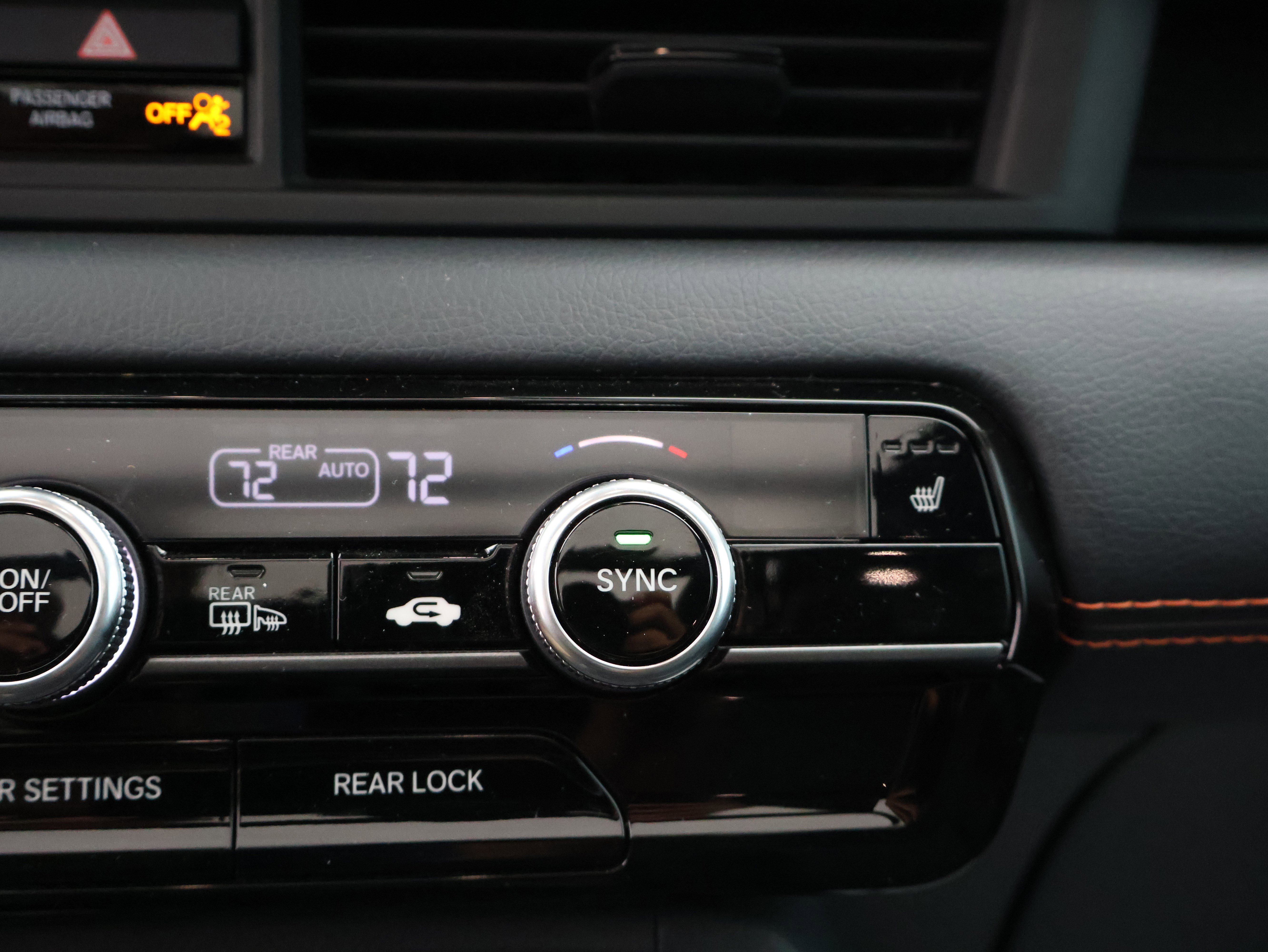 Used 2025 Honda Pilot TrailSport image 33