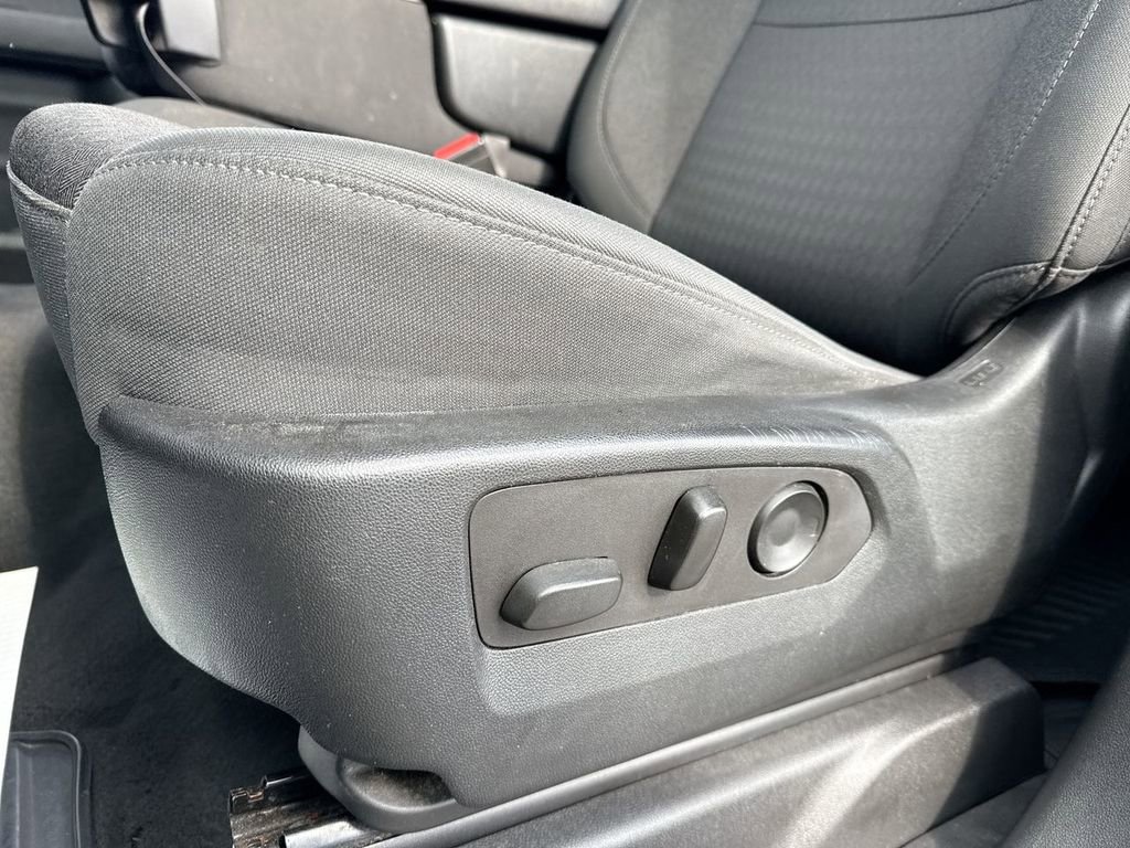 Used 2022 Chevrolet Silverado 1500 Custom AWD/4WD image 12