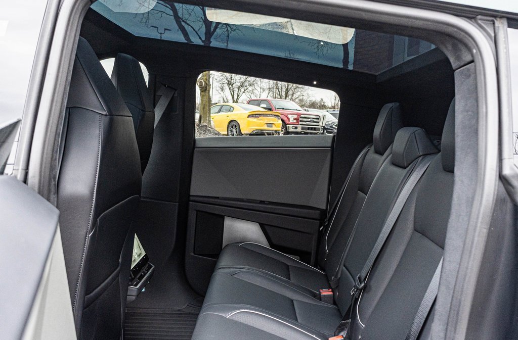 Used 2024 Tesla Cybertruck AWD Crew Cab image 34