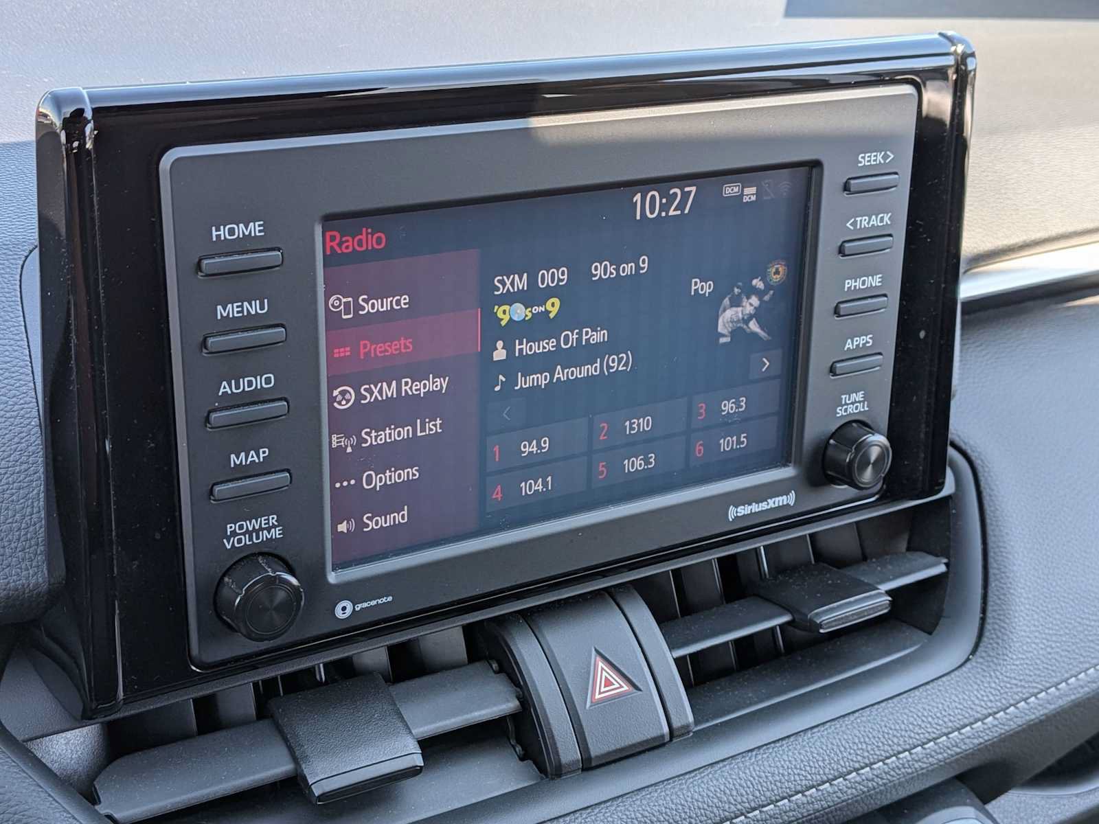 Used 2020 Toyota RAV4 XLE AWD/4WD image 27