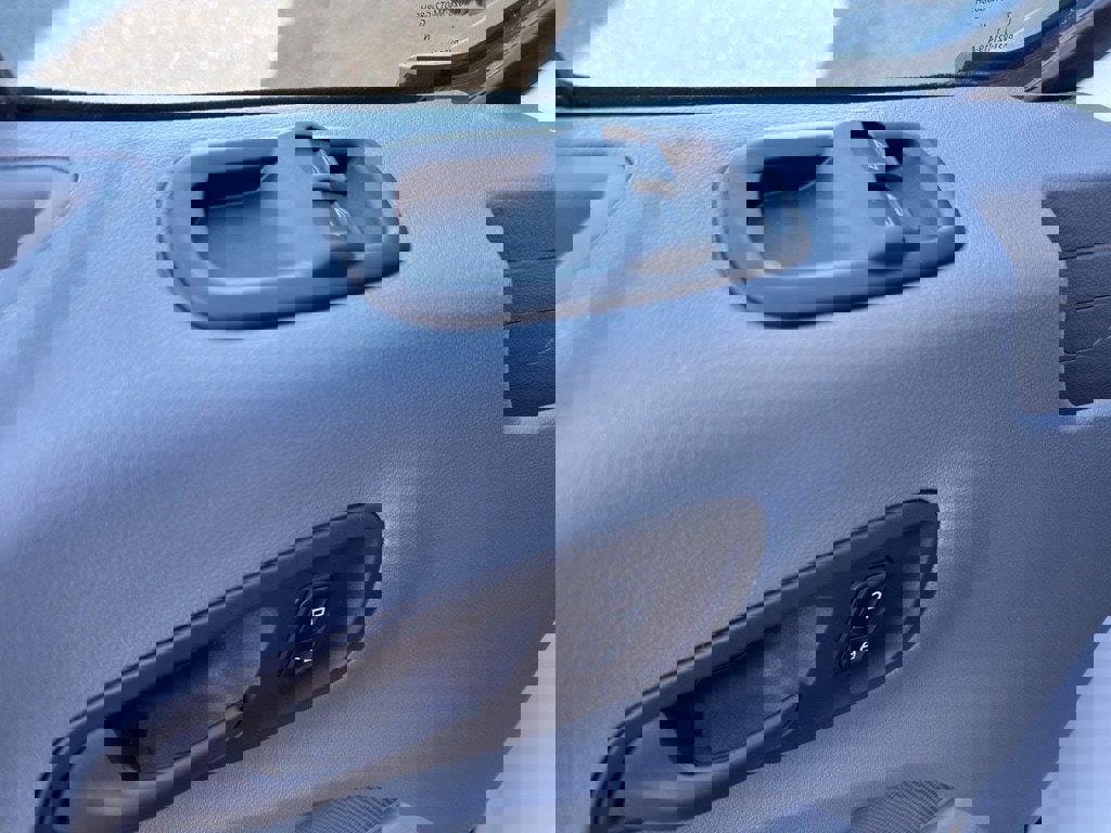 Used 2017 Ford Transit 150 XL image 10