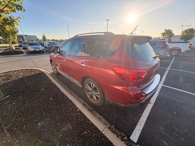 Used 2017 Nissan Pathfinder Platinum w/ Cargo Package FWD image 9