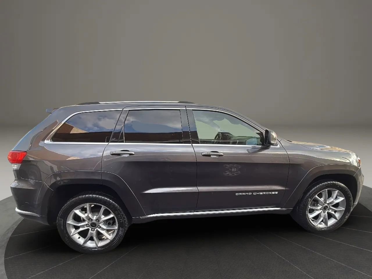 Used 2015 Jeep Grand Cherokee Summit w/ Platinum Series Group AWD/4WD image 5