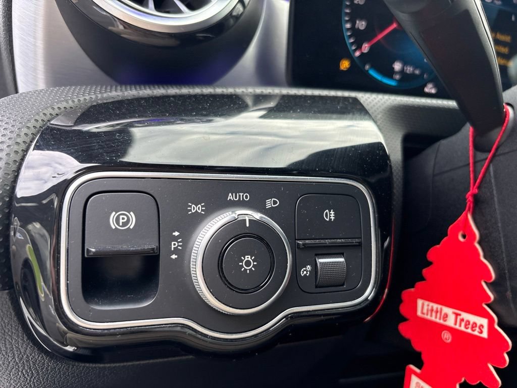 Used 2021 Mercedes-Benz CLA 35 AMG 4MATIC image 18