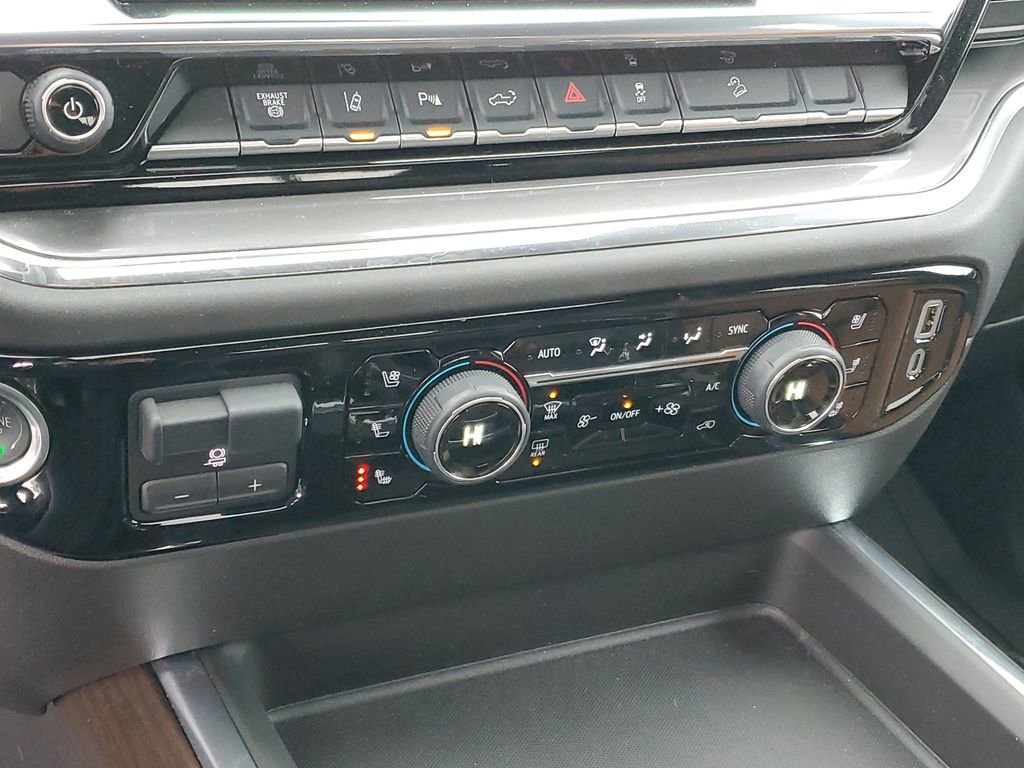 Used 2025 Chevrolet Silverado 2500 High Country w/ High Country Premium Package image 22