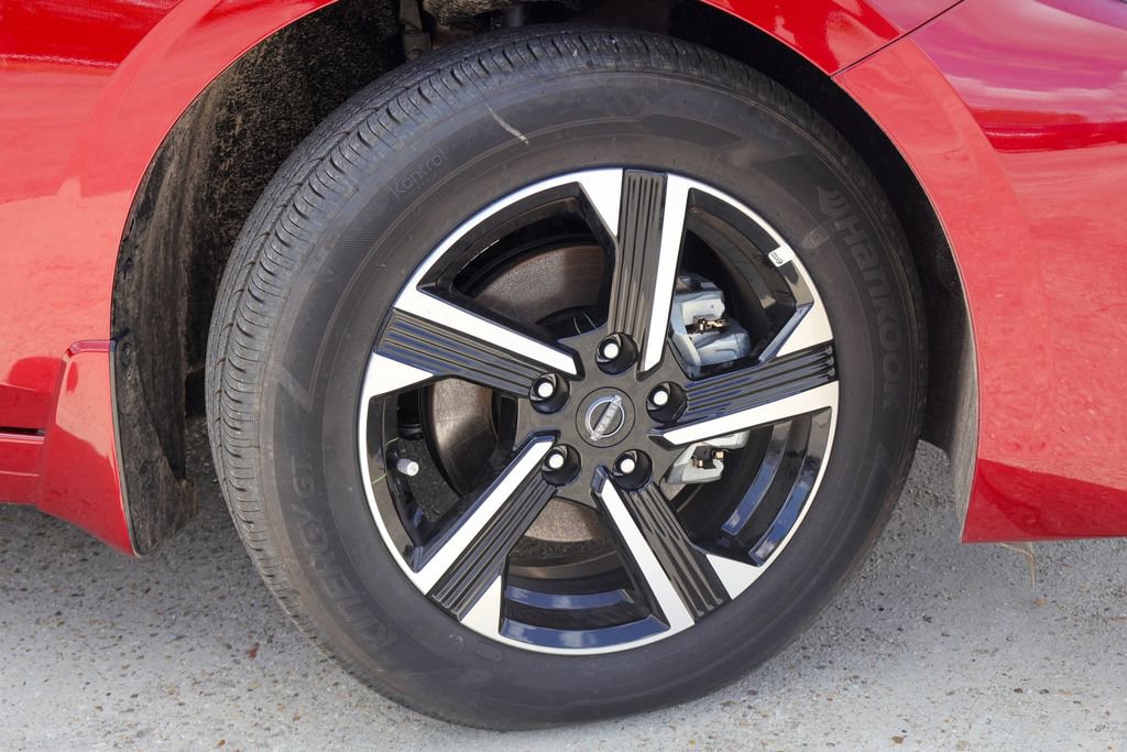 Certified 2025 Nissan Sentra SV image 26