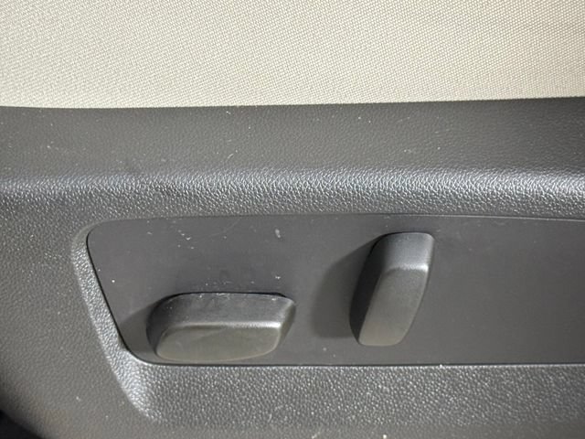Used 2023 Buick Envision Avenir FWD image 21