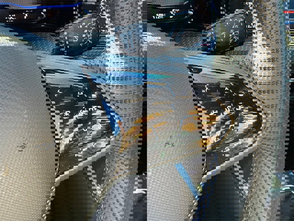 Used 2024 Volkswagen Golf R image 25